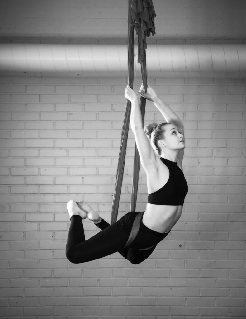 Ilma-akrobatia-hammock-sirkus-muudi--scaled.jpg