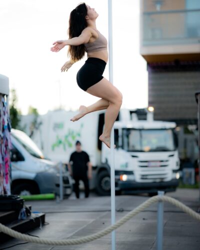 tankotanssi_sirkus_poledance_